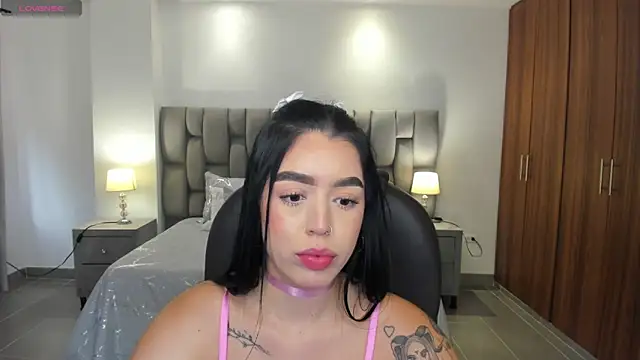 zoee jackson online show from 4, 6, 2026