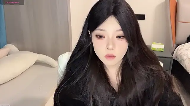 Snapshot of Q-ing chatting on 24, 12, 2024 Q-ing online show from 24, 12, 2024