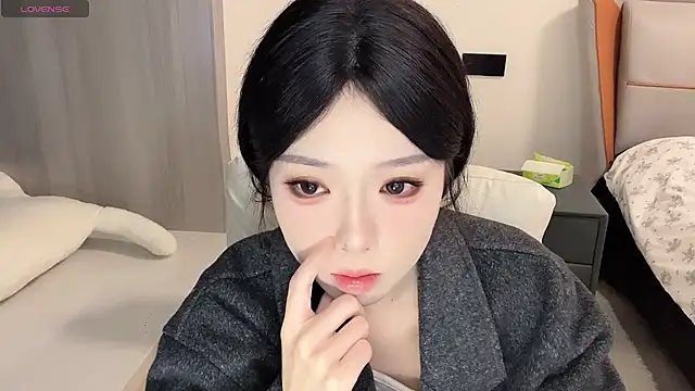 Snapshot of Q-ing chatting on 27, 12, 2024 Q-ing online show from 27, 12, 2024