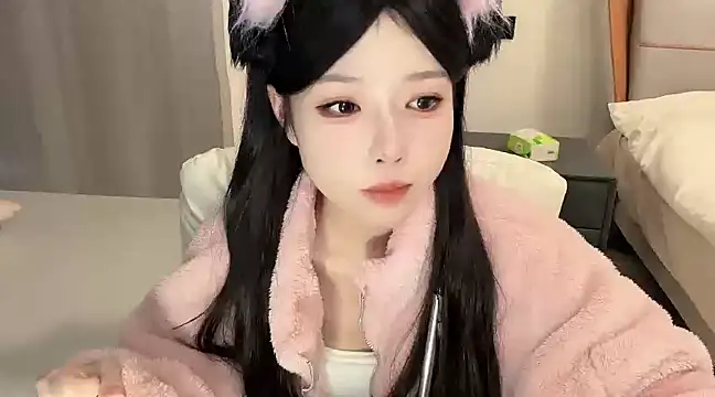 Snapshot of Q-ing chatting on 2, 1, 2025 Q-ing online show from 2, 1, 2025