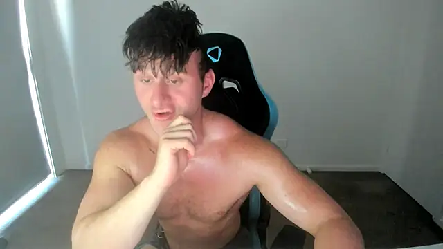 Snapshot of _DownUnderFit_ chatting on 28, 10, 2025 DownUnderFit online show from 28, 10, 2025