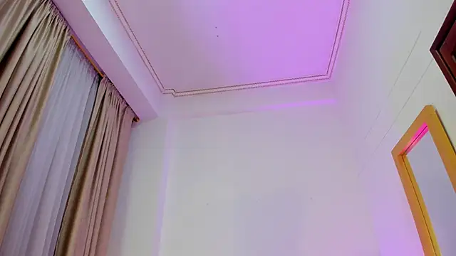 SabrinaWarrenn online show from 18, 10, 2025