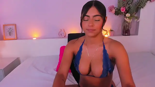 Snapshot of AmyBarton02 chatting on 16, 12, 2024 AmyBarton02 online show from 16, 12, 2024