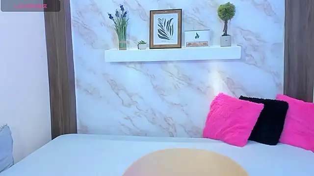 Snapshot of AmyBarton02 chatting on 14, 12, 2025 AmyBarton02 online show from 14, 12, 2025