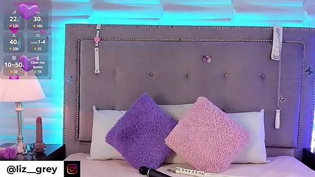 Liz grey  online show from 4, 3, 2025