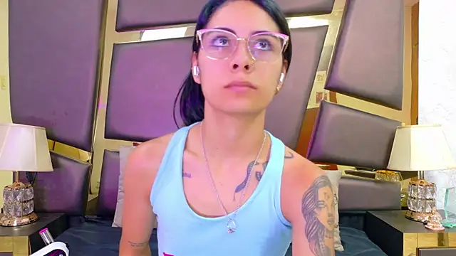 NicoleEsposito online show from 2, 2, 2026