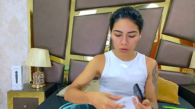 NicoleEsposito online show from 3, 2, 2026