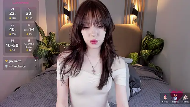 NikkiMiltons online show from 3, 12, 2025