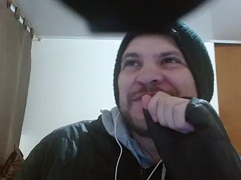 Snapshot of camiloking1720 chatting on 24, 11, 2025 camiloking1720 online show from 24, 11, 2025