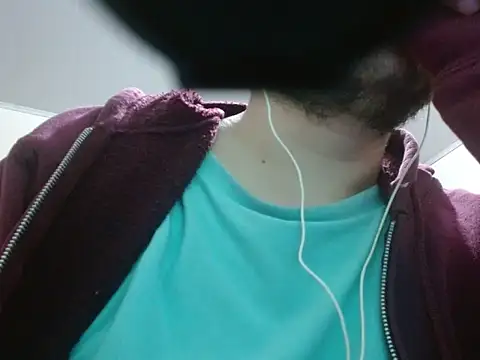 Snapshot of camiloking1720 chatting on 20, 12, 2025 camiloking1720 online show from 20, 12, 2025