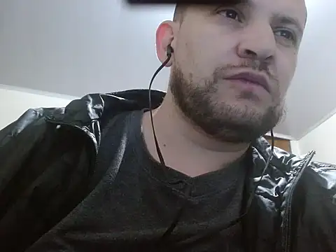 Snapshot of camiloking1720 chatting on 7, 1, 2026 camiloking1720 online show from 7, 1, 2026