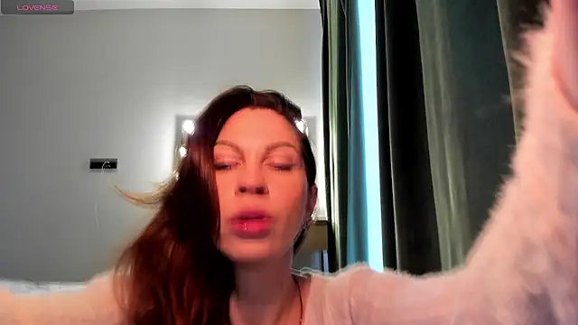 Snapshot of Selena_Rase chatting on 18, 1, 2026 Selena Rase online show from 18, 1, 2026