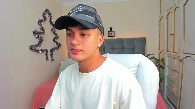 Cristopher strong online show from 7, 1, 2025