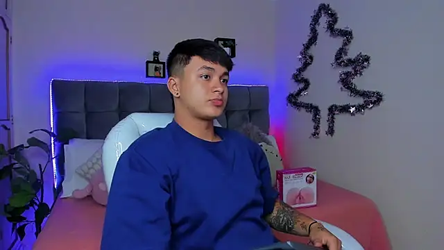 Cristopher strong online show from 8, 1, 2025