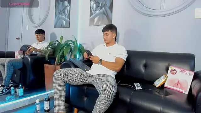 Cristopher strong online show from 1, 2, 2025