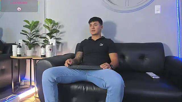 Cristopher strong online show from 2, 6, 2026