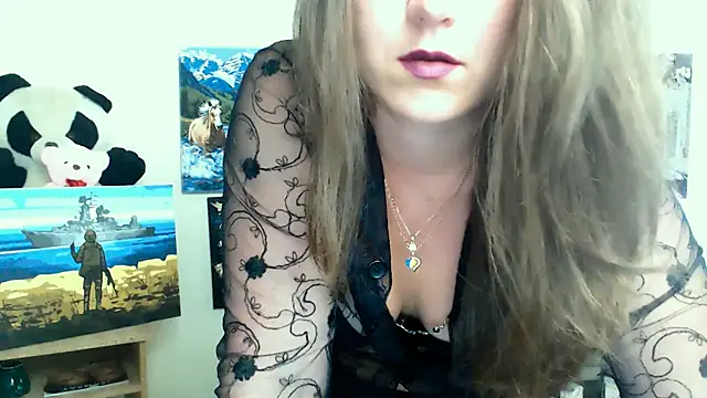 Snapshot of Darina_M_ chatting on 28, 7, 2026 Darina M online show from 28, 7, 2026