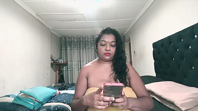 Indianmayaxoxo online show from 25, 5, 2026