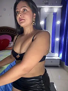 Snapshot of cristina1800 chatting on 14, 9, 2025 cristina1800 online show from 14, 9, 2025