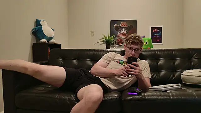 Snapshot of BlueEyedTallGuy94 chatting on 19, 9, 2025 BlueEyedTallGuy94 online show from 19, 9, 2025