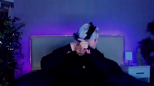 JoannLowe online show from 14, 1, 2025