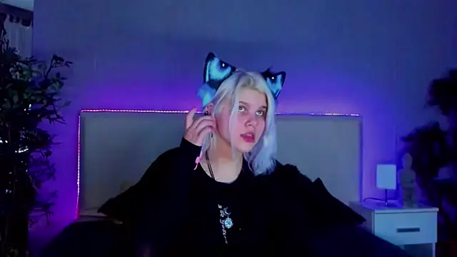 JoannLowe online show from 18, 1, 2025