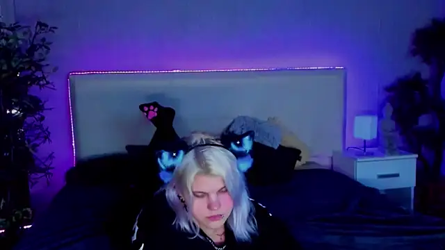 JoannLowe online show from 20, 1, 2025