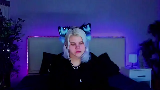 JoannLowe online show from 21, 1, 2025