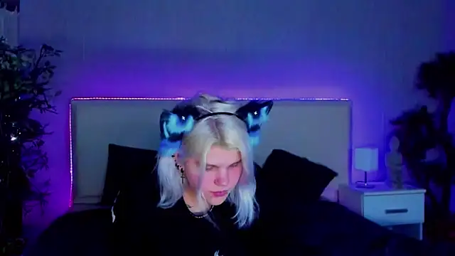 JoannLowe online show from 22, 1, 2025