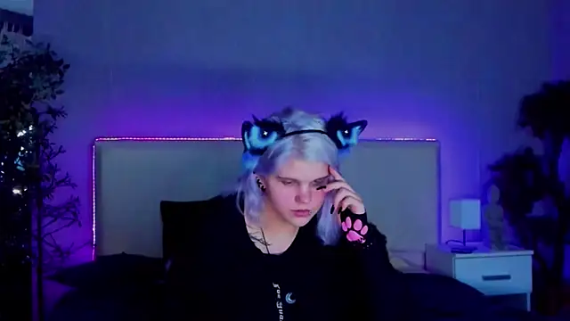 JoannLowe online show from 1, 2, 2025