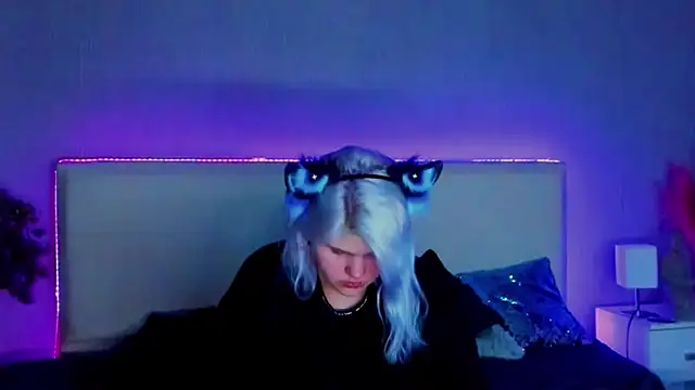 JoannLowe online show from 18, 2, 2025