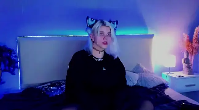 JoannLowe online show from 11, 3, 2025