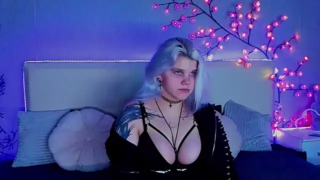 JoannLowe online show from 19, 9, 2025