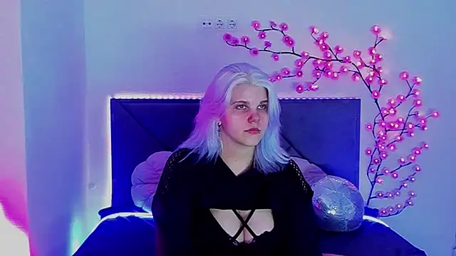 JoannLowe online show from 13, 4, 2026