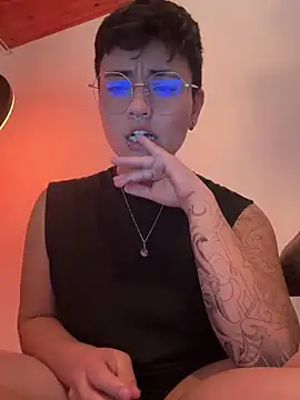 Ashley Chriss online show from 7, 1, 2025