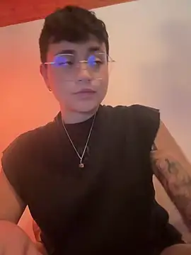 Ashley Chriss online show from 9, 1, 2025