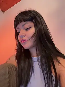 Ashley Chriss online show from 19, 1, 2025