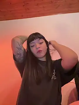 Ashley Chriss online show from 23, 1, 2025