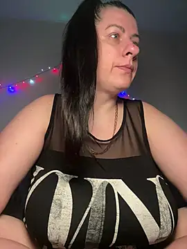 Evelinia online show from 8, 4, 2026