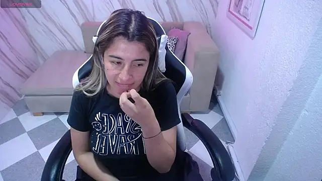 Snapshot of Valerie_b chatting on 12, 2, 2025 Valerie b online show from 12, 2, 2025