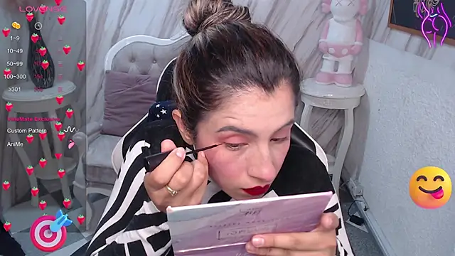 Snapshot of Valerie_b chatting on 13, 3, 2025 Valerie b online show from 13, 3, 2025