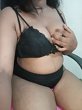 Snapshot of Sadika- chatting on 24, 6, 2026 Sadika- online show from 24, 6, 2026