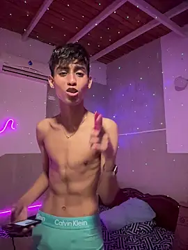 Snapshot of Mauuu18 chatting on 16, 10, 2025 Mauuu18 online show from 16, 10, 2025