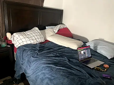 Snapshot of SpunCandy chatting on 2, 10, 2025 SpunCandy online show from 2, 10, 2025