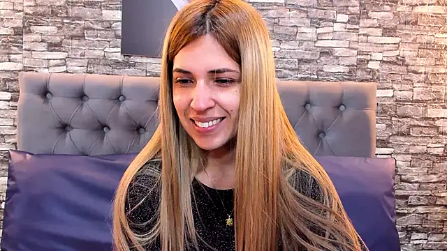 EvaaLovia1 online show from 20, 1, 2025