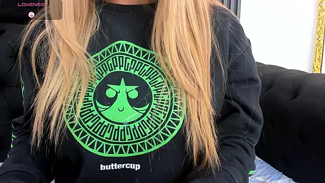 EvaaLovia1 online show from 7, 10, 2025