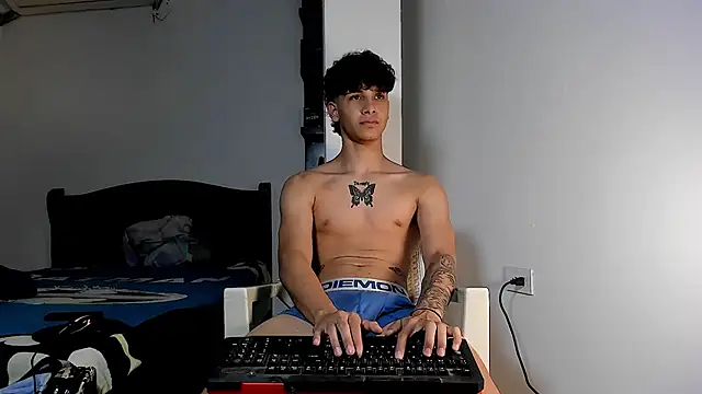 Snapshot of Snakebutterfly chatting on 25, 12, 2024 Snakebutterfly online show from 25, 12, 2024