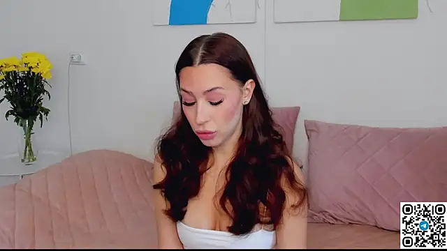 SelenaRousey online show from 15, 4, 2026