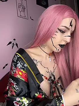 MoonAgnes online show from 4, 1, 2025