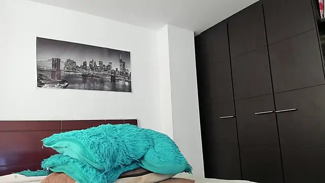 chicafitcaliente online show from 25, 2, 2026